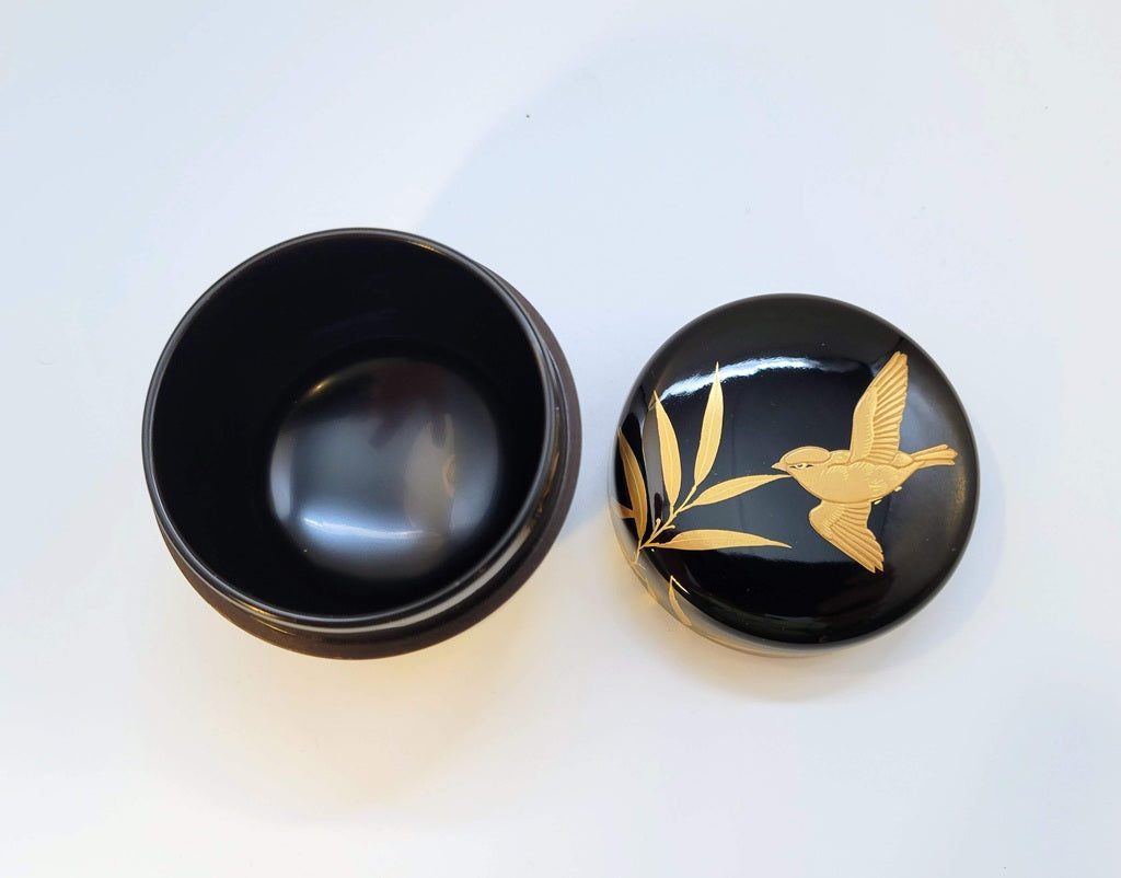 Japanse natsume kachō-ga 花鳥画 bamboe en vogel maki-e